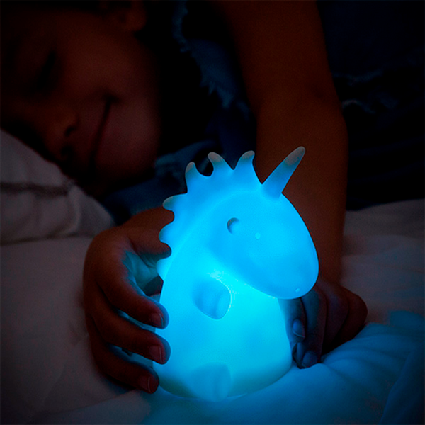 Väriä vaihtava yksisarvinen lamppu